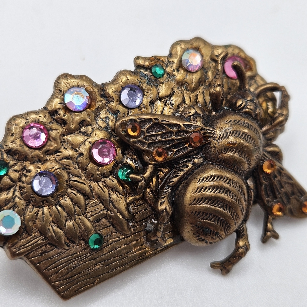 VINTAGE Bronze Tone Rhinestone Accent Bumblebee Bee Flower Box Brooch Pin - Picture 3 of 5